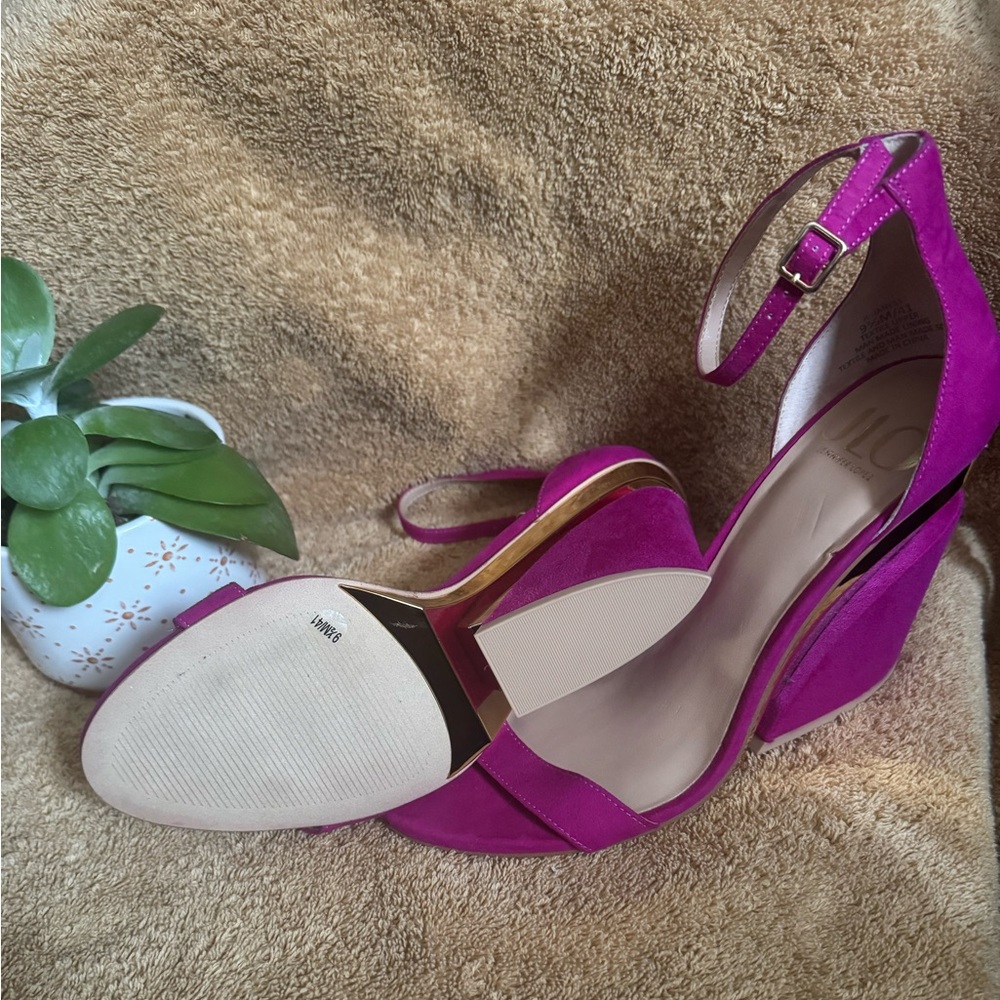 Jennifer Lopez Fuchsia Ankle Strap Heels size 9 1/2. - Picture 3 of 3